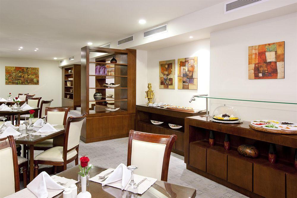 Hotel Al Qasr By Ihg Riyadh